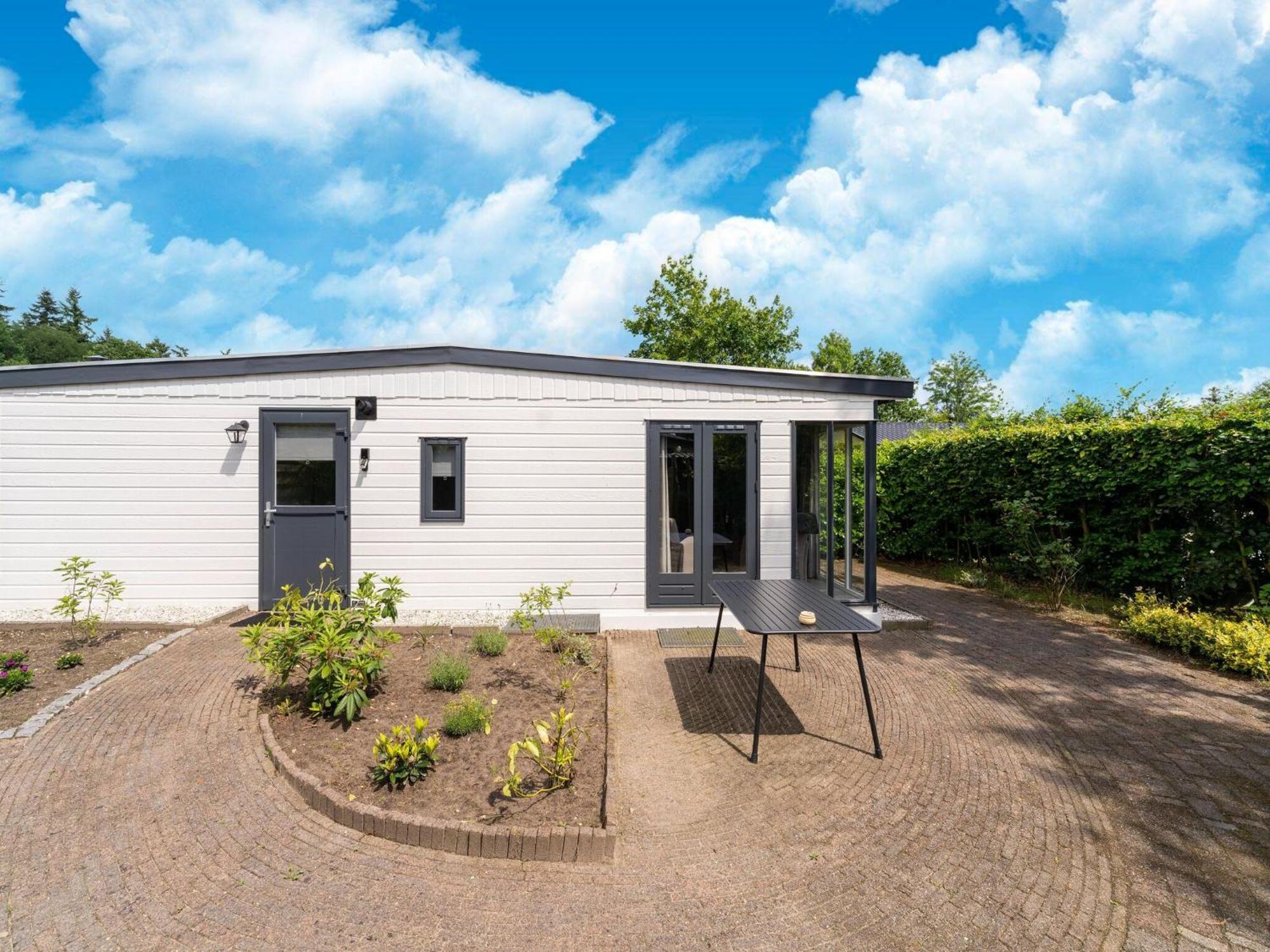 Cozy Chalet In Stegeren With A Terrace ภายนอก รูปภาพ