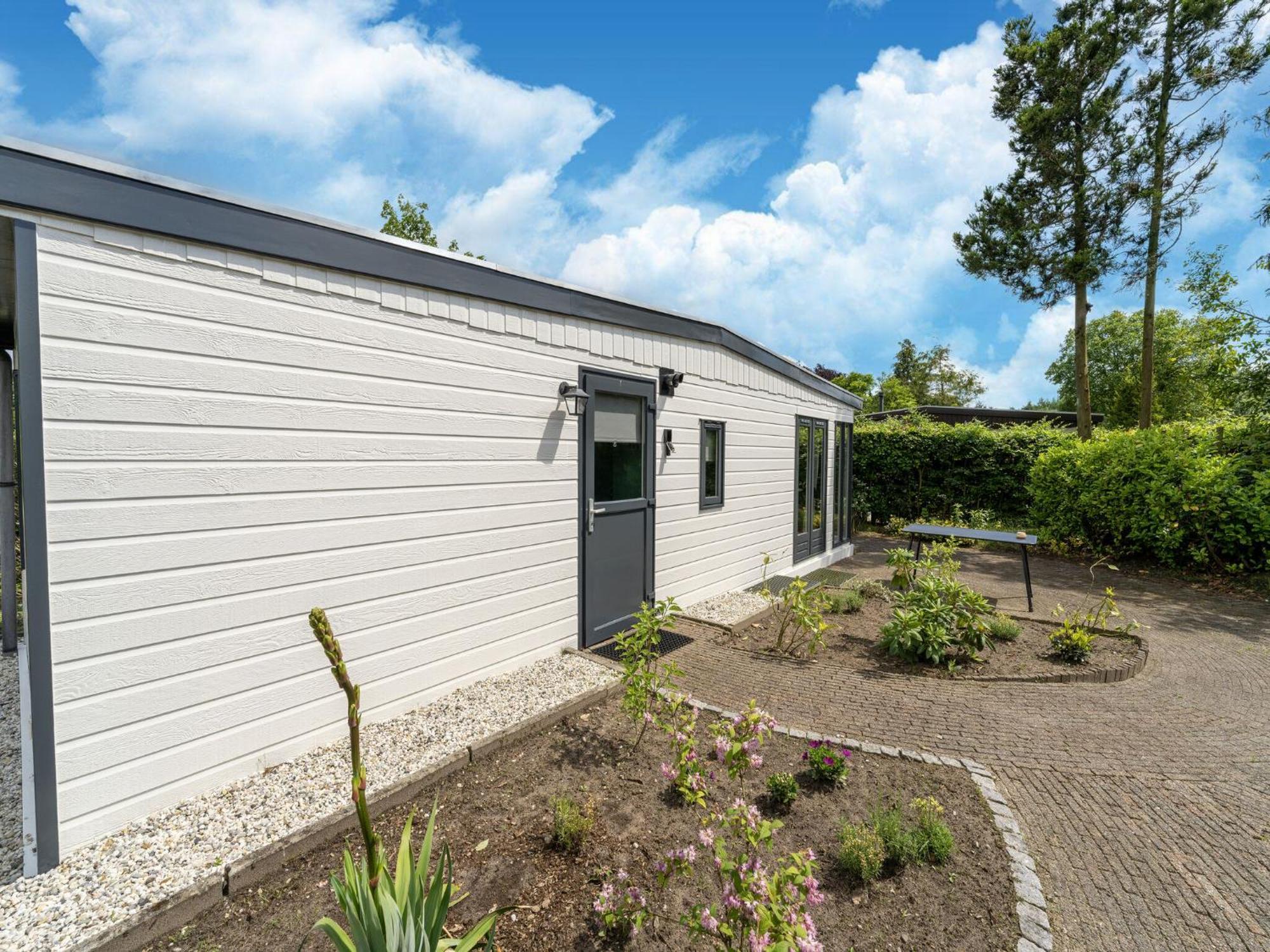 Cozy Chalet In Stegeren With A Terrace ภายนอก รูปภาพ